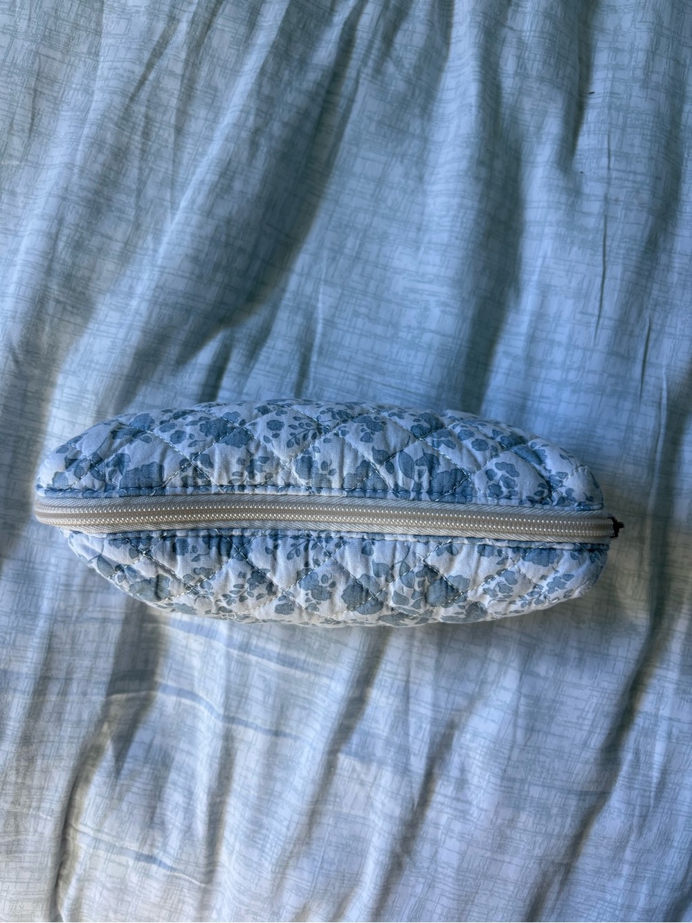 Cosmetic pouch - Picture 3 of 4